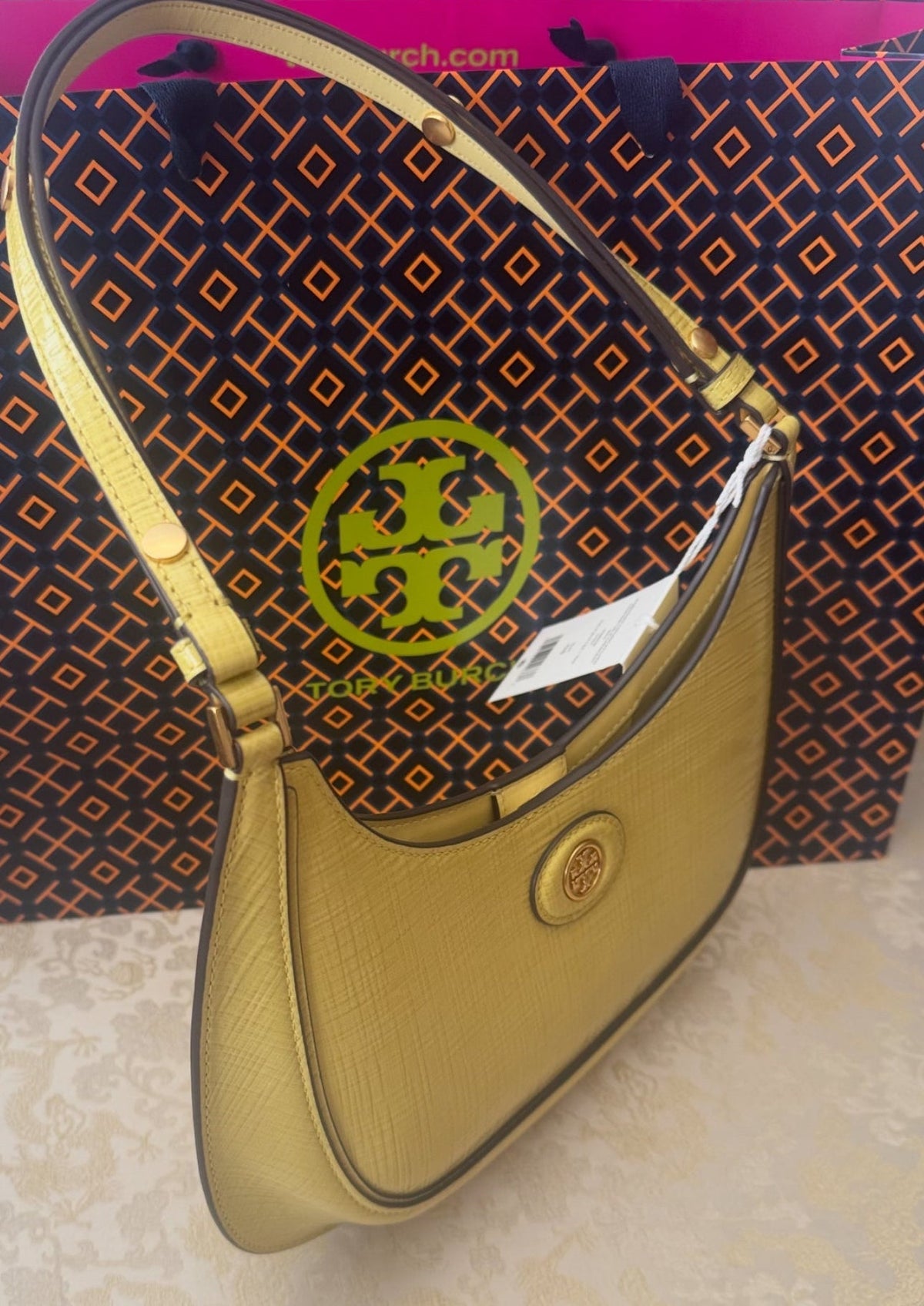 NWT Tory Burch Medium Robinson Crosshatched Convertible Crescent Bag -Butter Mint With Original Dust Bag