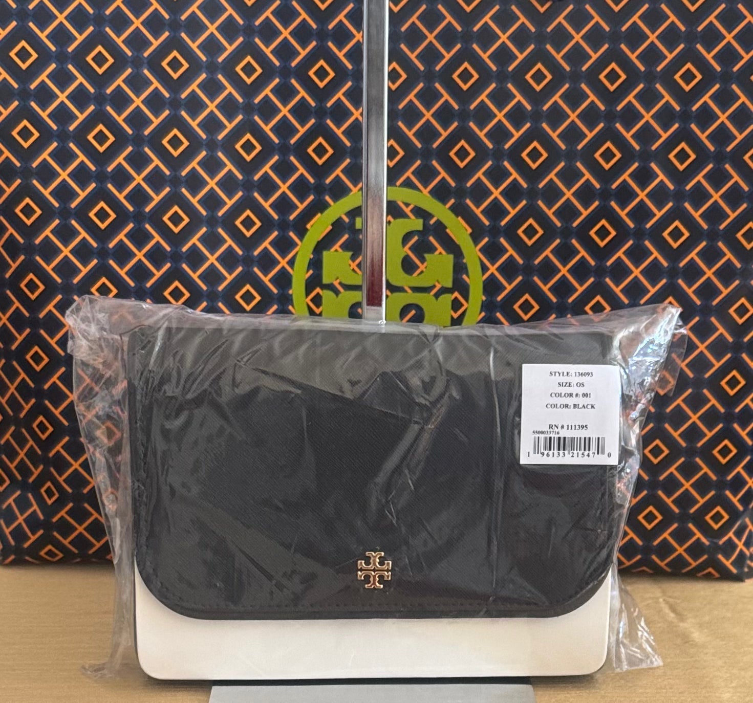 NWT Tory Burch Emerson Chain Wallet/Crossbody Bag Saffiano Leather Black